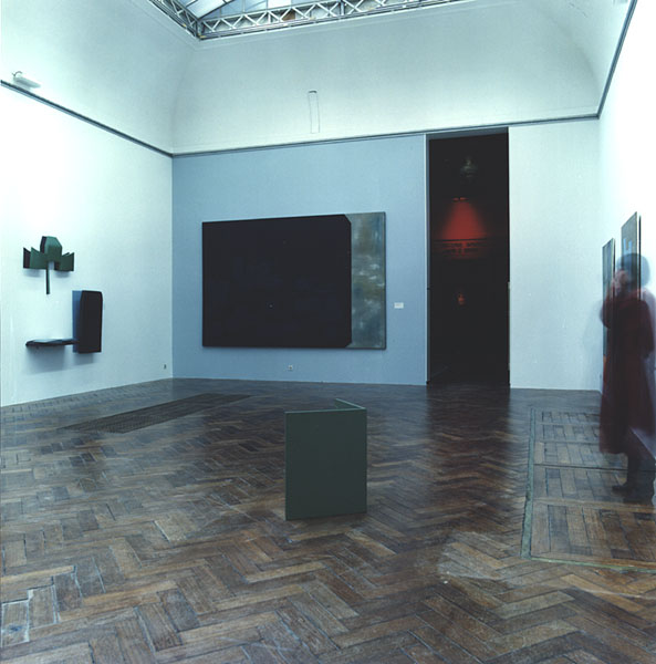 Guillaume Bijl, Tapijtenhandel I. <em>fotograaf: © Ben van Duin, Amsterdam</em> © De Appel, Amsterdam & de kunstenaar(s)/the artist(s)