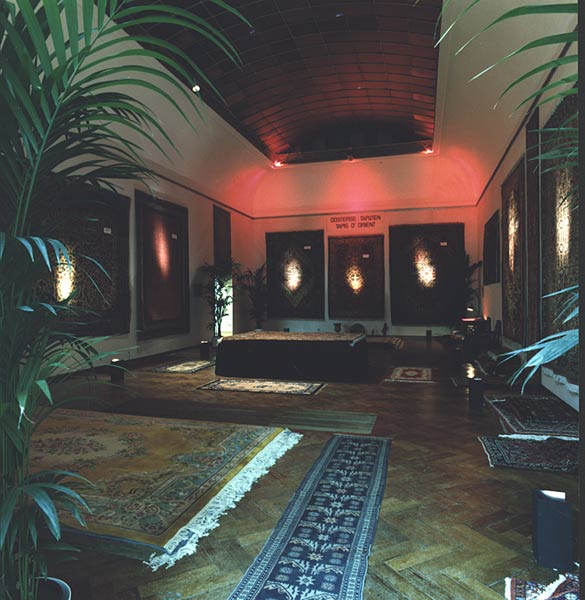 Guillaume Bijl, Tapijtenhandel II. <em>fotograaf: © Ben van Duin, Amsterdam</em> © De Appel, Amsterdam & de kunstenaar(s)/the artist(s)