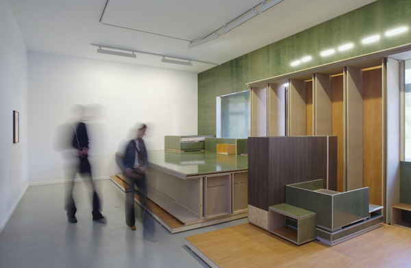 Denkmal 10 III, 2003. <em>fotograaf: © Peter Cox, Eindhoven</em> © De Appel, Amsterdam & de kunstenaar(s)/the artist(s)
