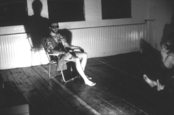 Perform Antwerpen, post-performance Suga © De Appel, Amsterdam & de kunstenaar(s)/the artist(s)