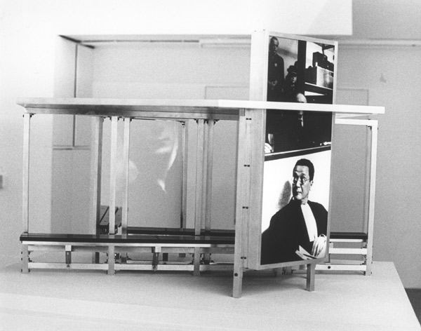 Busshelter IV, 1987. <em>fotograaf: © Oscar van Alphen, Amsterdam</em> © De Appel, Amsterdam & de kunstenaar(s)/the artist(s)