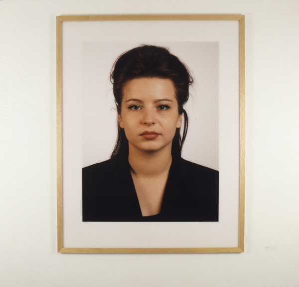 Thomas Ruff, Julia. <em>fotograaf: © Henni van Beek, Amsterdam</em> © De Appel, Amsterdam & de kunstenaar(s)/the artist(s)