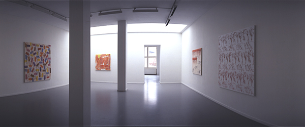 v.l.n.r.: Maureen's Colored Strokes, 2001; titel onbekend; Nadia's Flower, 2001; titel onbekend. <em>fotograaf: © Ernst Moritz, Den Haag / The Hague</em> © De Appel, Amsterdam & de kunstenaar(s)/the artist(s)