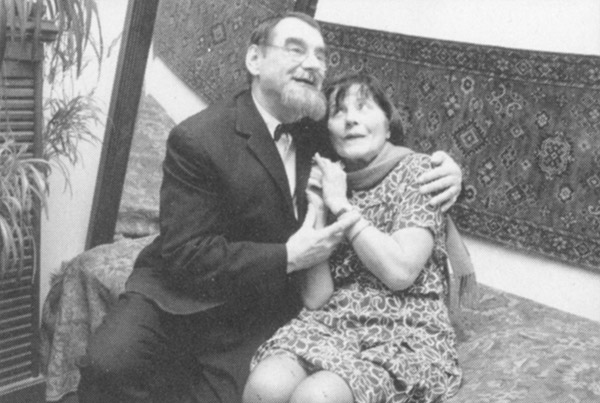 Otto Mühl als Sigmund Freud en Maria Lassnig als Anna O.
. <em>fotograaf: © Alberto Alvim</em> © Alberto Alvim