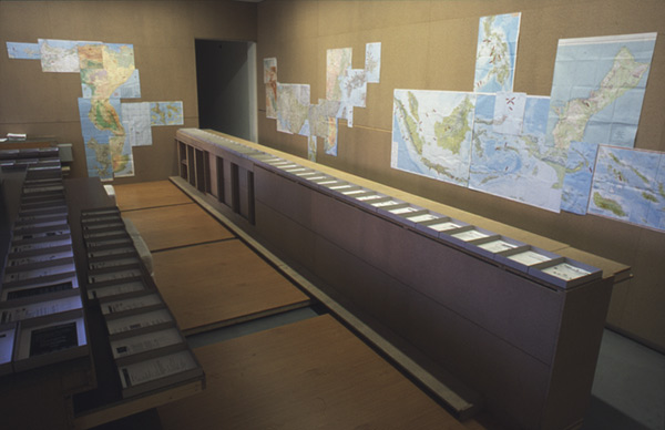 In Search Of The unknown Birds Of The World, 2003. <em>fotograaf: © Ernst Moritz, Den Haag / The Hague</em>