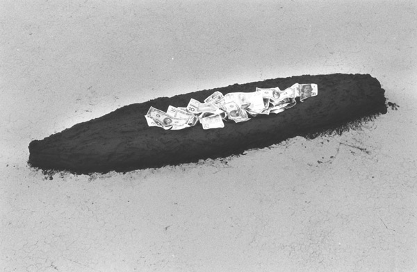 Nikolaus Urban, Untitled (Iceland installation) II, 1981. <em>fotograaf: © Nikolaus Urban, Amsterdam</em> © Nikolaus Urban, Amsterdam