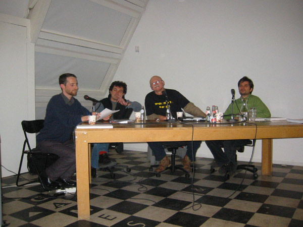 v.l.n.r.: Thomas Michelon, Dimitri Konstantinidis, Ami Barak en Atilla Tordai-S. <em>fotograaf: © De Appel, Amsterdam</em> © De Appel, Amsterdam
