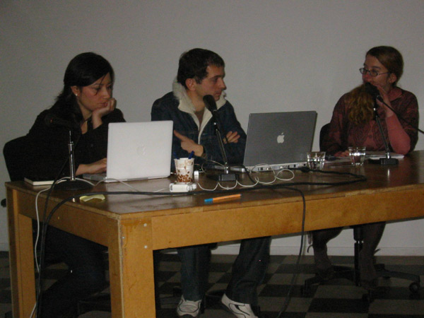 v.l.n.r.: Ebru Özseçen, Stefan Nikolaev en Ann Demeester. <em>fotograaf: © De Appel, Amsterdam</em> © De Appel, Amsterdam