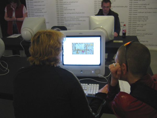 Archief Radiodays: luisterzaal. Ontwerp: Association Apsolutno. <em>fotograaf: © De Appel, Amsterdam</em> © De Appel, Amsterdam