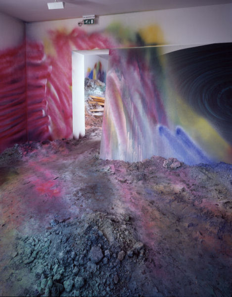 Katharina Grosse, Holey Residue, 2006. <em>fotograaf: © Johannes Schwartz</em> © Johannes Schwartz