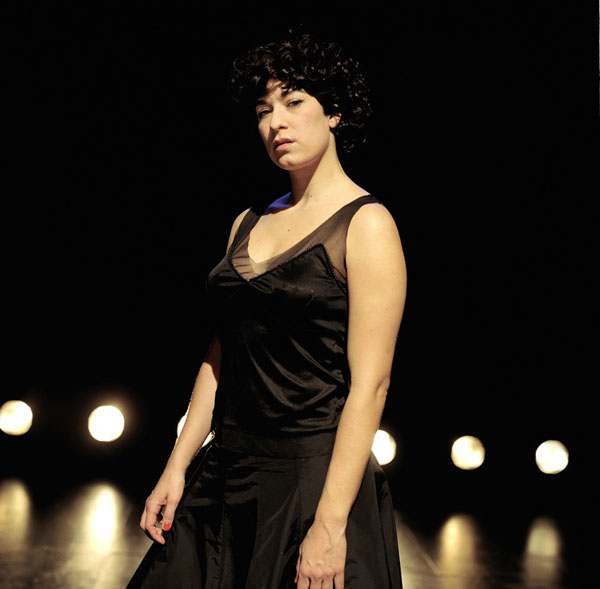 Show Dance. <em>fotograaf: © Caroline Minjolle</em> © Caroline Minjolle
