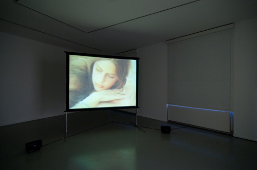 Rodney Graham "SOFTCORE. More Solo Guitar Music for the Sex Scene, Zabriskie Point", 2001. <em>fotograaf: Cassander Eeftinck Schattenkerk</em> Cassander Eeftinck Schattenkerk