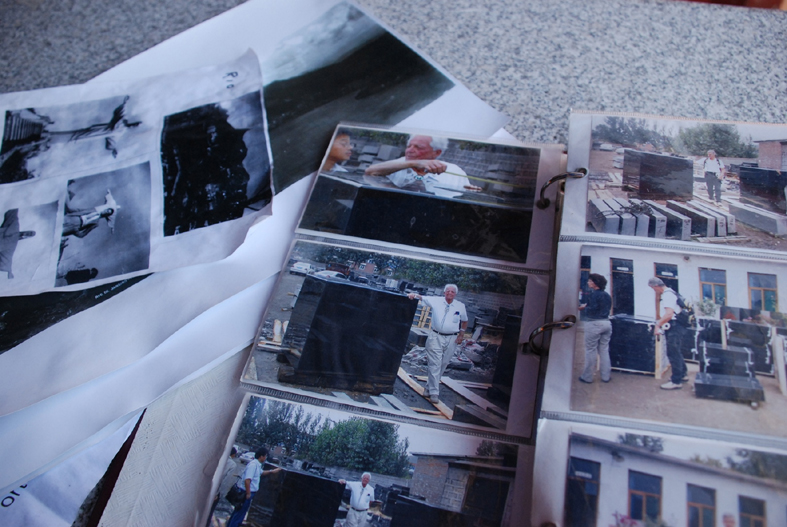 Nick Mangan, (still van de DVD) "The doomdaystones", 2008 the artist
