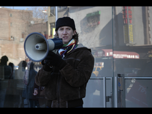 Sharon Hayes "I march in the parade of liberty, but as long as I love you I'm not free", 2007, Performance