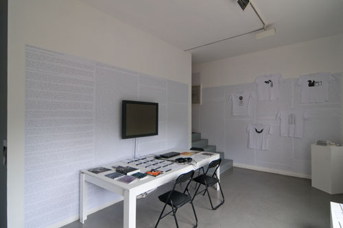 "No More Reality. Step 3: SHARED FOLDER", 2008. <em>fotograaf: Cassander Eeftinck Schatlenkerk</em>