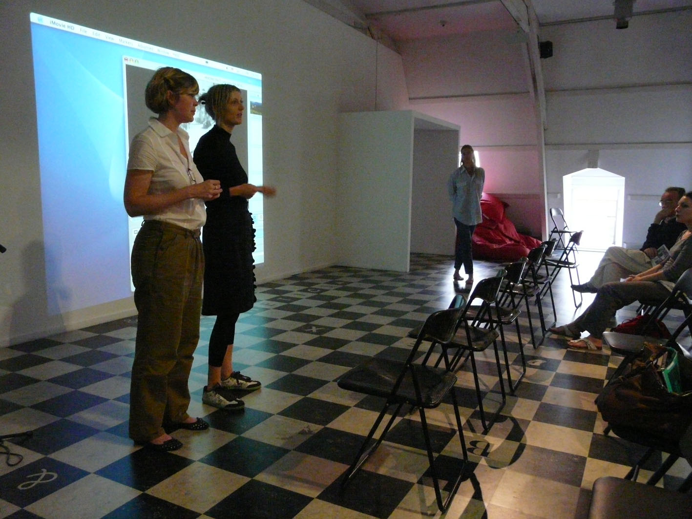 Curators Claire Staebler & Jelena Vesic introduce performer Fia Backström.