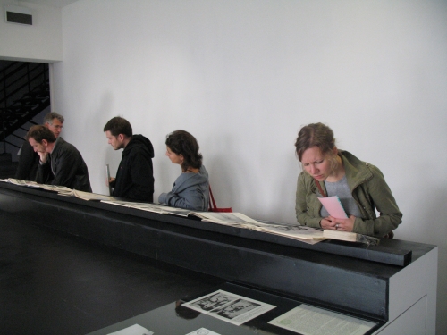 Stefanie Seibold, Archiefpresentatie, 2008. Courtesy de Appel en de kunstenaar.. <em>fotograaf: Rogier Taminiau</em> de Appel