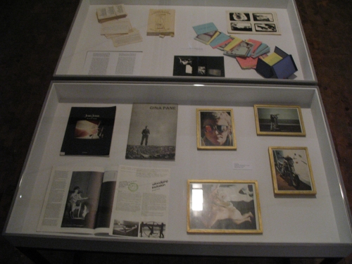 Stefanie Seibold READER/WALLPAPER (2008) installation with choice of de Appel archive. <em>fotograaf: Petra Noordkamp</em>