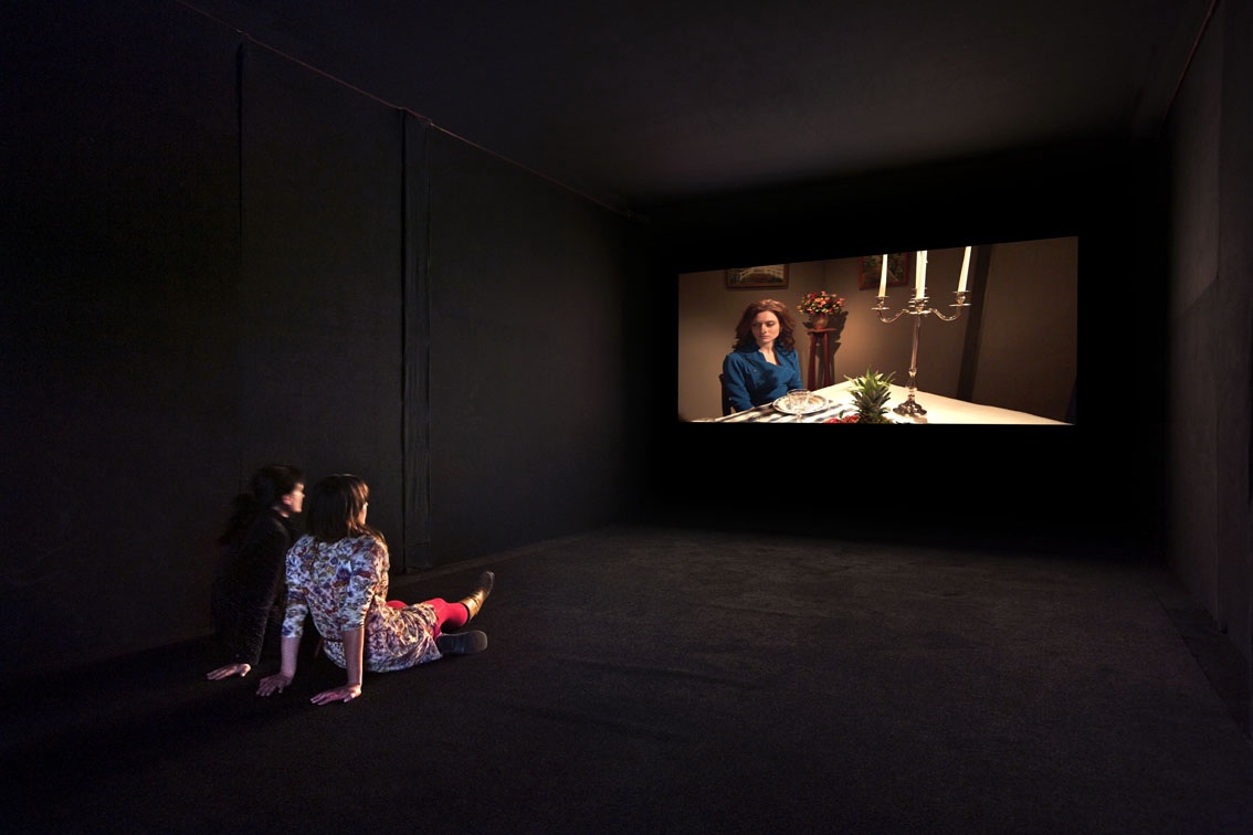 Sara Rajaei forever for a while, 2009, HD Video, 7 min.. <em>fotograaf: Daniel Nicolas</em>