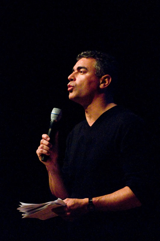 Host Karim Benammar. <em>fotograaf: Cassander Eeftinck Schattenkerk</em>