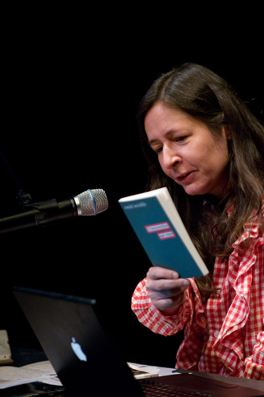 Dominique Gonzalez-Foerster. <em>fotograaf: Cassander Eeftinck Schattenkerk</em>