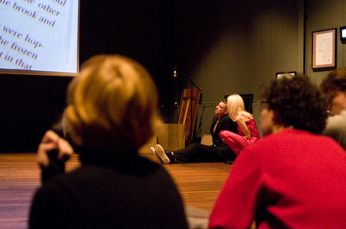 Performance Serge Delbruyere build it & they will cum. <em>fotograaf: Cassander Eeftinck Schattenkerk</em> Cassander Eeftinck Schattenkerk & de Appel