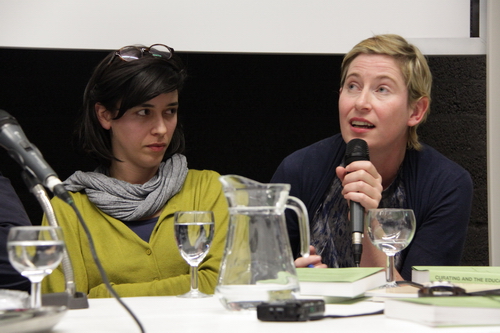 M&eacute;lanie Bouteloup,Annie Fletcher. <em>fotograaf: Rogier Taminiau</em>