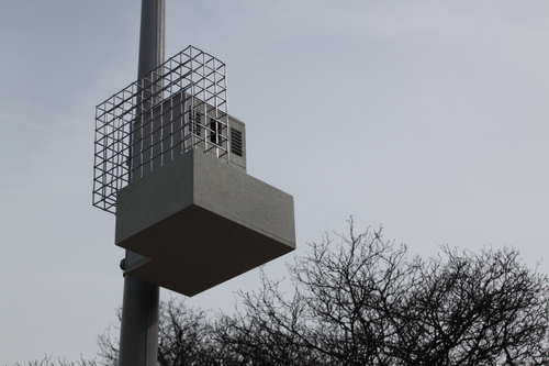 Otto Karvonen,Alien Palace Birdhouse Collection, Alphen aan den Rijn, 2010. Cementvezelplaat, staal. <em>fotograaf: Rogier Taminiau</em>