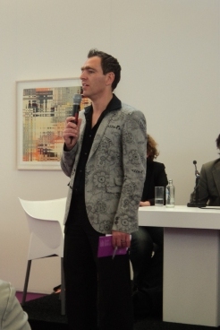 Welkom door Edo Dijksterhuis, directeur Art Amsterdam en jurylid Prijs voor de Jonge Kunstkritiek 2008