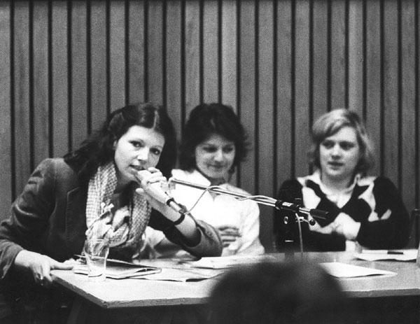 Discussiepanel, v.l.n.r. Ulrike Rosenbach, Cillie Rentmeister & Marlite Halbertsma. <em>fotograaf: © Jutka Rona, Amsterdam</em> © De Appel, Amsterdam & de kunstenaar(s)/the artist(s)