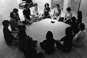 The Cosmos Meditation Centre Amsterdam Holland, Séance. Photo: Hugo Barge.