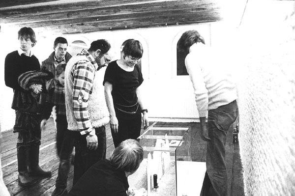 Tentoonstelling van muziekautomaten I. <em>fotograaf: © Pieter Boersma, Amsterdam</em> © De Appel, Amsterdam & de kunstenaar(s)/the artist(s)