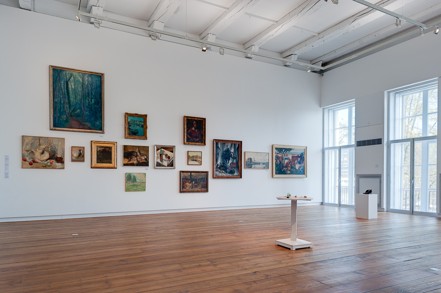 Dio Rovers, Jan van Herwijnen, Jacob Dooyewaard, Eduard Karsen, Conrad Kickert, Lydia Davis, William Henry Singer, Willem Knip, Wout Schram, Sal Meijer, Herman Heijenbrock, Matthieu Wiegman, Arnout Colnot, Cornelius Vreedenburgh, G&eacute; R&ouml;. <em>fotograaf: Cassander Eeftinck Schattenkerk</em>
