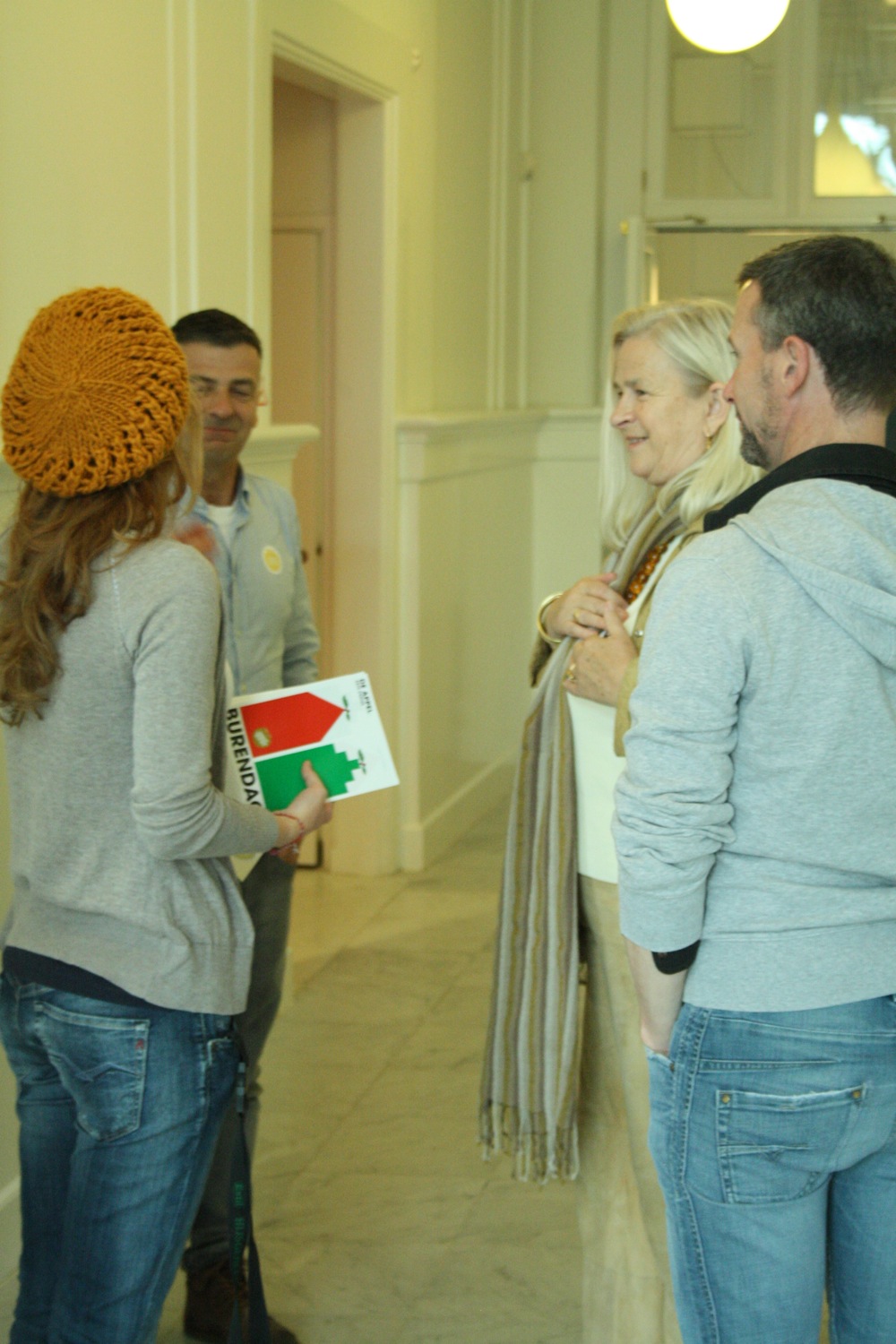 de rondleiding begint. <em>fotograaf: Milan Anais</em>