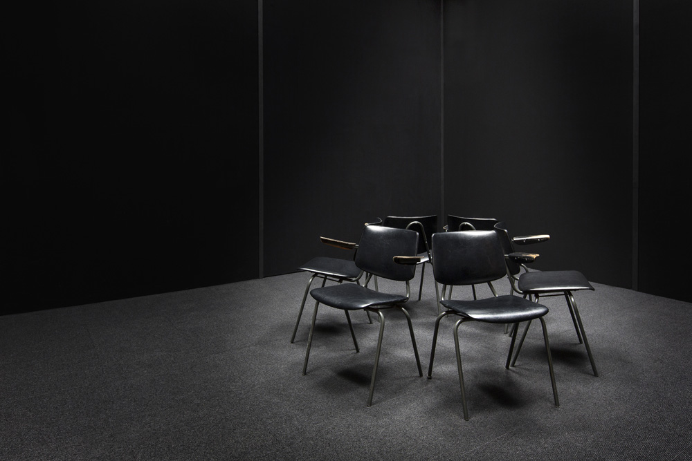 Christian Friedrich, A Translation of Unwritten Writings I, de Appel arts centre, Amsterdam, 2013. <em>fotograaf: Daniel Nicolas</em>