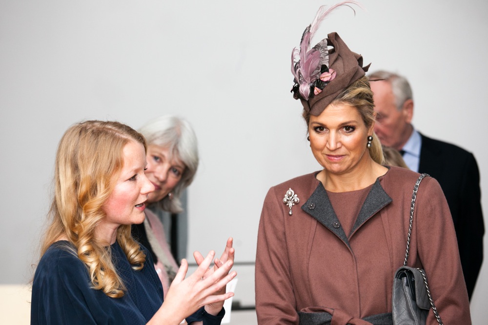 Ola Vasiljeva met Koningin Maxima. <em>fotograaf: Shinto Otani</em>