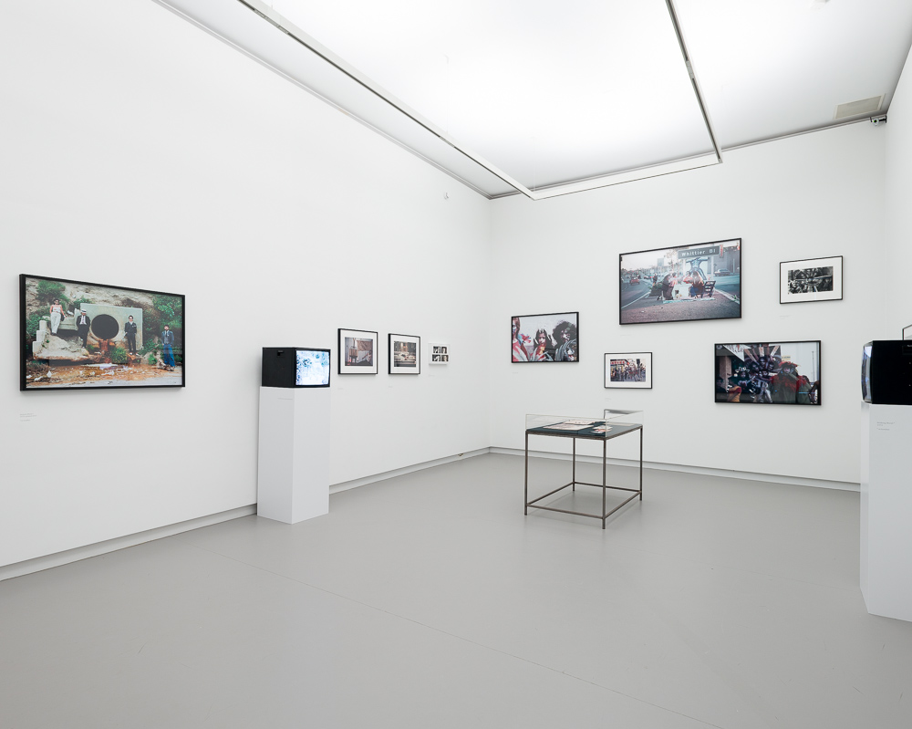 overzichtsfoto tentoonstelling. <em>fotograaf: Cassander Eeftinck Schattenkerk</em>