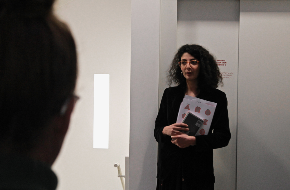 Apples in the Cosmos // Apples in the Sea, first Benefit Event (27 March) by de Appel Curatorial Programme. <em>fotograaf: Carina Erdmann</em>
