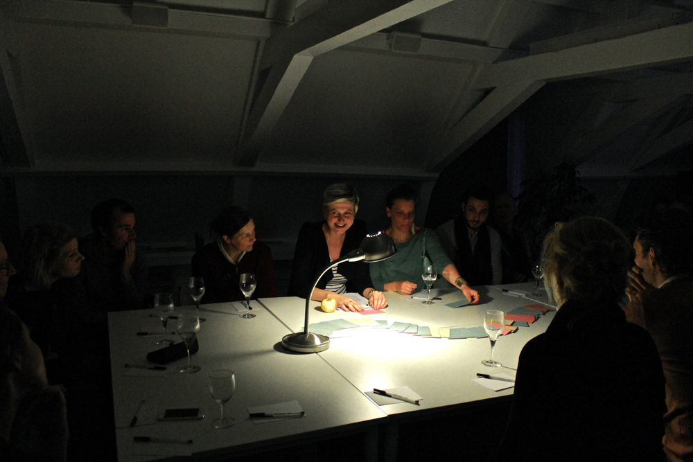 Apples in the Cosmos // Apples in the Sea, first Benefit Event (27 March) by de Appel Curatorial Programme. <em>fotograaf: Carina Erdmann</em>