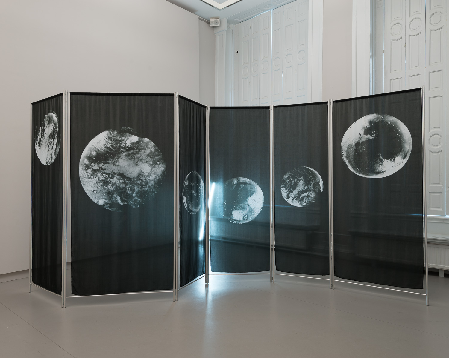 Xue Mu. <em>fotograaf: Cassander Eeftinck Schattenkerk</em>