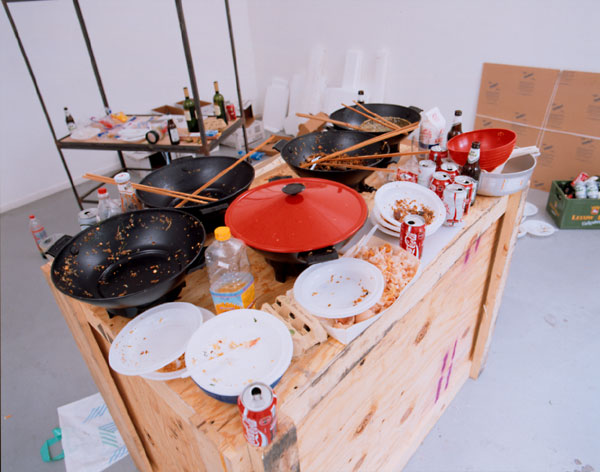 Rirkrit Tiravanija, Pad Thai, 1991-'96. <em>fotograaf: © De Appel, Amsterdam & Rirkrit Tiravanija (foto / photo: Jodokus Driessen)</em> © De Appel, Amsterdam & de kunstenaar(s)/the artist(s)