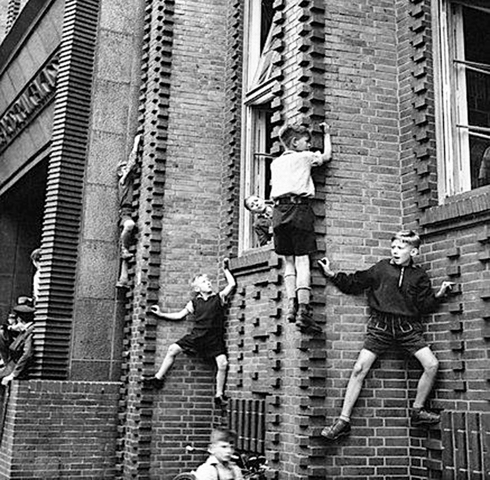 Aufstieg der Begabten, 1950. <em>fotograaf: Friedrich Seidenstücker</em>