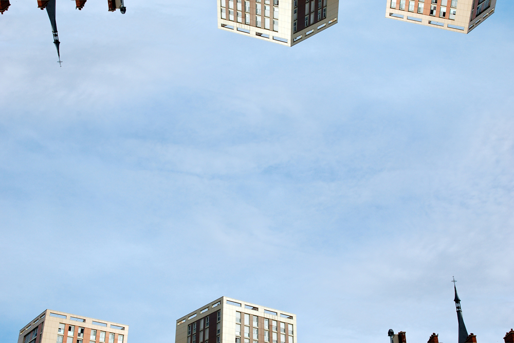Myriam Lefkowitz, Walk, Hands, Eyes (a city). Credit: Pauline Hurel, layout: Simon Ripoll-Hurier