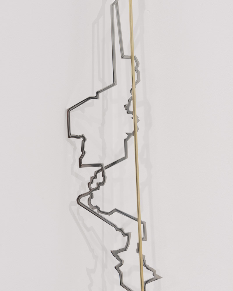 Alicja Kwade, Mitteleuropäische Zeit UTC +1, 2014. <em>fotograaf: Cassander Eeftinck Schattenkerk</em>