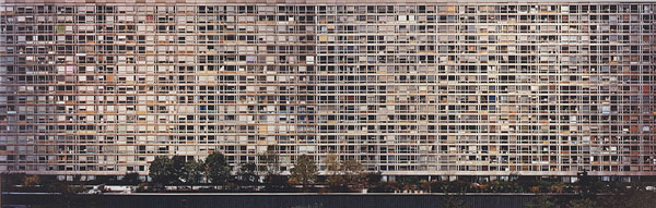 Andreas Gursky, Montparnasse Paris, 1993. <em>fotograaf: © Andreas Gursky, Düsseldorf / Dusseldorf</em> © De Appel, Amsterdam & de kunstenaar(s)/the artist(s)