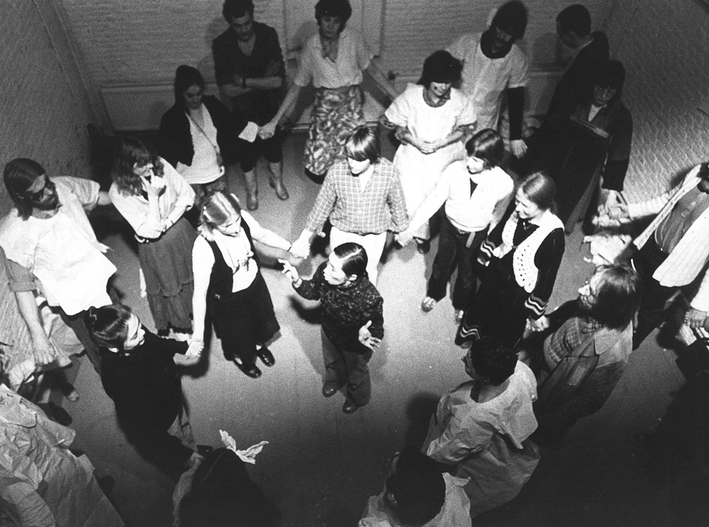 1978&nbsp;TAKAKO SAITO PERFORMANCE, 21 Apr 1978,9 p.m. @ Brouwersgracht&nbsp;Performance I. photographer: &copy; Thijs Schouten, Amsterdam &copy; De Appel, Amsterdam & de kunstenaar(s)/the artist(s)