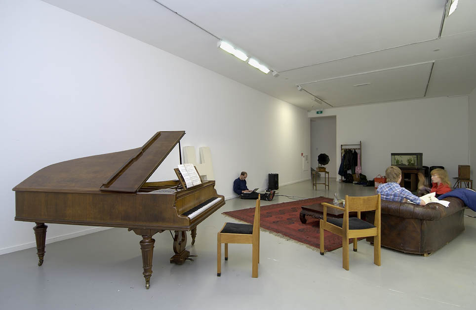 2004 WILL HOLDER & STUART BAILEY FRANNY AND ZOOEY, 17 - 29 Aug 2004, @ Nieuwe Spiegelstraat 10. FRANNY AND ZOOEY III. photographer: &copy; Peter Cox, Eindhoven &copy; Peter Cox, Eindhoven. &copy; De Appel, Amsterdam & de kunstenaar(s)/th