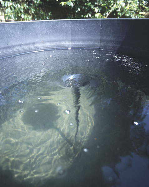 Olafur Eliasson, Black hole (your getaway scene), 1999. <em>fotograaf: © Ernst Moritz, Den Haag / The Hague</em> © De Appel, Amsterdam & de kunstenaar(s)/the artist(s)