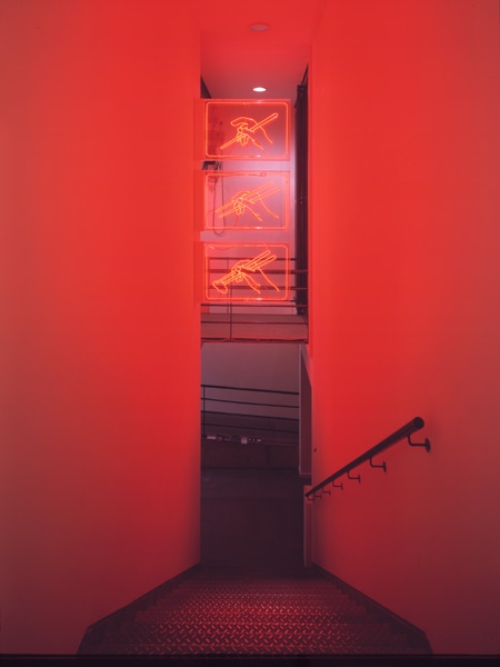 Jun Yang, Chopsticks (How to do that), 2000. <em>fotograaf: © Ernst Moritz, Den Haag / The Hague</em> © De Appel, Amsterdam & de kunstenaar(s)/the artist(s)