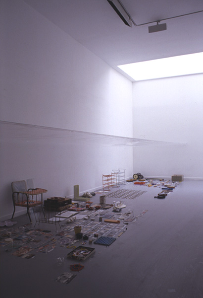 Fragment uit zelfportet als gebouw (1986-heden) IV. <em>fotograaf: © T & R Henderson, Amsterdam</em> © De Appel, Amsterdam & de kunstenaar(s)/the artist(s)
